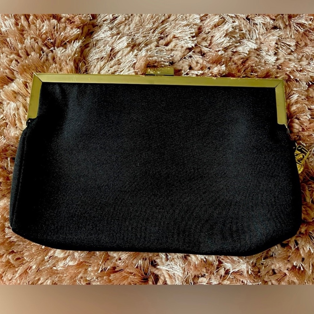2013 Giorgio Armani Si perfume beauty wristlet. Black and gold
